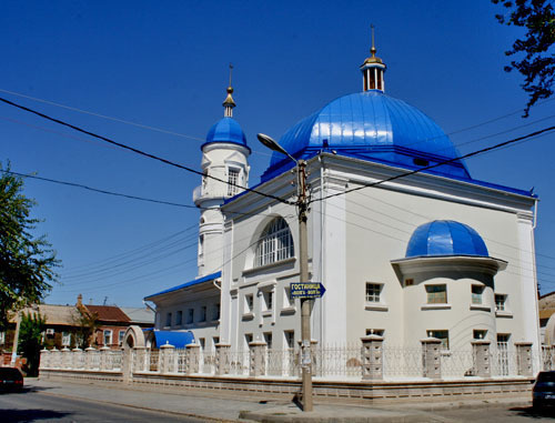 White mosque in Astrakhan. Photo: Ludushka, http://commons.wikimedia.org/ White mosque in Astrakhan. Photo: Ludushka, http://commons.wikimedia.org/