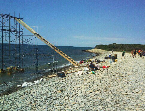 Construction of entertainment facility on the territory of “Bolshoy Utrish” natural reserve, Third Lagoon area. Krasnodar region, August 2, 2013. Photo: http://www.save-utrish.ru/ Construction of entertainment facility on the territory of “Bolshoy Utrish” natural reserve, Third Lagoon area. Krasnodar region, August 2, 2013. Photo: http://www.save-utrish.ru/