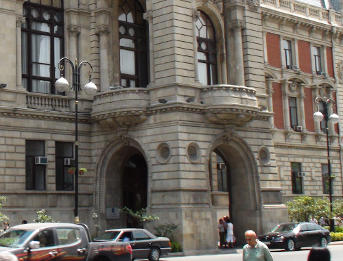 Baku, entrance to the building of the Mayoralty. Photo by Aziz Karimov for the "Caucasian Knot" Baku, entrance to the building of the Mayoralty. Photo by Aziz Karimov for the "Caucasian Knot"