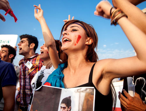 Participants of the rally demanding to hold presidential elections in democratic environment. Baku, August 18, 2013. Photo by Aziz Karimov for the “Caucasian Knot”. Participants of the rally demanding to hold presidential elections in democratic environment. Baku, August 18, 2013. Photo by Aziz Karimov for the “Caucasian Knot”.