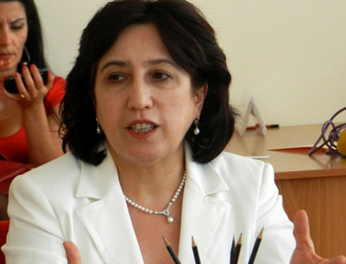 Ummupazil Omarova. Photo: www.riadagestan.ru. Ummupazil Omarova. Photo: www.riadagestan.ru.