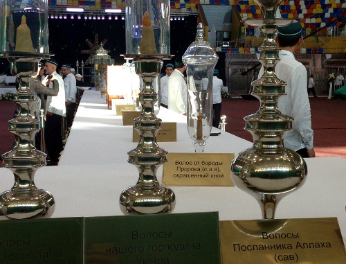 Exhibition of relics of Prophet Mohammed in the Ali Aliev Sports Palace. Makhachkala, August 26, 2013. Photo by Makhach Akhmedov for the "Caucasian Knot" Exhibition of relics of Prophet Mohammed in the Ali Aliev Sports Palace. Makhachkala, August 26, 2013. Photo by Makhach Akhmedov for the "Caucasian Knot"