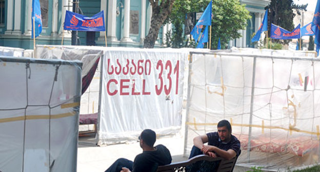 Georgian opposition at the Rustaveli ave. Photo of "Caucasian Knot" Georgian opposition at the Rustaveli ave. Photo of "Caucasian Knot"