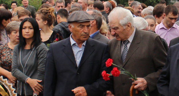 Events on the 9th anniversary of the terrorist attack in Beslan School No. 1. North Ossetia, September 1, 2013. Photo by Emma Marzoeva for the ‘Caucasian Knot’. Events on the 9th anniversary of the terrorist attack in Beslan School No. 1. North Ossetia, September 1, 2013. Photo by Emma Marzoeva for the ‘Caucasian Knot’.