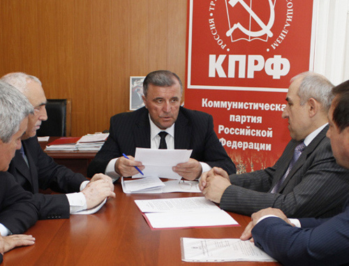 Sitting of the Dagestani Branch of the Communist Party of the Russian Federation (CPRF). Makhmud Makhmudov is in the center. April 2013. Photo http://nsrd.ru/ Sitting of the Dagestani Branch of the Communist Party of the Russian Federation (CPRF). Makhmud Makhmudov is in the center. April 2013. Photo http://nsrd.ru/