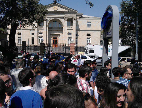 Rally against Armenia's decision to join the Customs Union (CU. Yerevan, September 4, 2013. Photo: IA REGNUM, http://www.regnum.ru/ Rally against Armenia's decision to join the Customs Union (CU. Yerevan, September 4, 2013. Photo: IA REGNUM, http://www.regnum.ru/