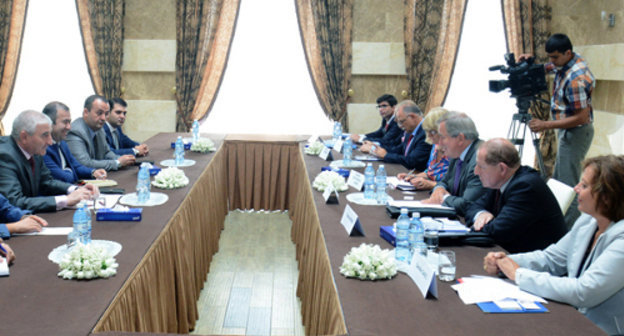 Memebers of the Parliamentary Assembly of the Council of Europe (PACE) during their visit to the CeC of Azerbaijan. Baku, September 11, 2013. Photo: http://msk.gov.az/ Memebers of the Parliamentary Assembly of the Council of Europe (PACE) during their visit to the CeC of Azerbaijan. Baku, September 11, 2013. Photo: http://msk.gov.az/