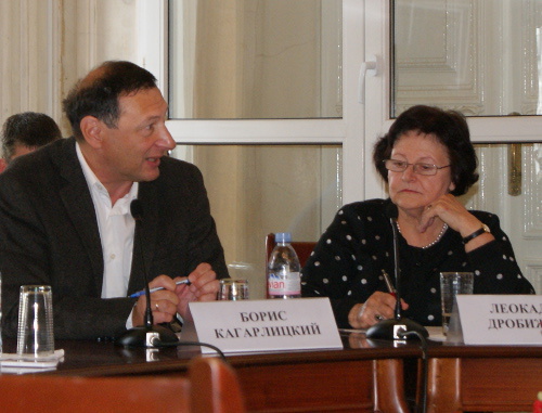Boris Kagarlitsky and Leokadia Drobizheva at the press conference held at the House of Journalists. Moscow, September 11, 2013. Photo by Natalia Krainova for the ‘Caucasian Knot’. Boris Kagarlitsky and Leokadia Drobizheva at the press conference held at the House of Journalists. Moscow, September 11, 2013. Photo by Natalia Krainova for the ‘Caucasian Knot’.