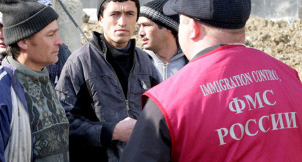 Working migrants. Photo by Russian Federal Migration Department for Krasnodar Territory. Working migrants. Photo by Russian Federal Migration Department for Krasnodar Territory.
