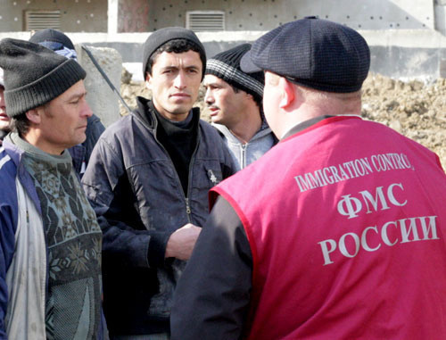 Working migrants. Photo by Russian Federal Migration Department for Krasnodar Territory. Working migrants. Photo by Russian Federal Migration Department for Krasnodar Territory.