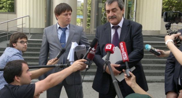 Advocates defending the case of the murder of Anna Politkovskaya and journalists near the building of the Moscow City Court after the trial on June 4, 2013. Photo by the "Caucasian Knot" Advocates defending the case of the murder of Anna Politkovskaya and journalists near the building of the Moscow City Court after the trial on June 4, 2013. Photo by the "Caucasian Knot"
