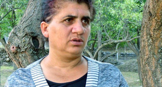 Narine Mirzoyan complains about being forced to live in the damaged house in Tsitsernavank. Kashatag District of Nagorno-Karabakh, September 13, 2013. Photo by Alvard Grigoryan for the "Caucasian Knot" Narine Mirzoyan complains about being forced to live in the damaged house in Tsitsernavank. Kashatag District of Nagorno-Karabakh, September 13, 2013. Photo by Alvard Grigoryan for the "Caucasian Knot"