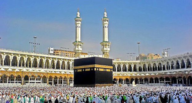 Pilgrims walk around the Kaaba. Saudi Arabia. Photo: Muhammad Mahdi Karim, http://ru.wikipedia.org/ Pilgrims walk around the Kaaba. Saudi Arabia. Photo: Muhammad Mahdi Karim, http://ru.wikipedia.org/