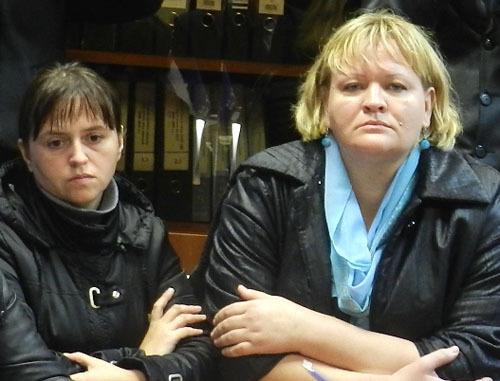 Hunger-strikers Olga Yeschenko (left) and Nadezhda Kireeva. Volgograd, September 25, 2013. Photo by Tatiana Filimonova for the ‘Caucasian Knot’. Hunger-strikers Olga Yeschenko (left) and Nadezhda Kireeva. Volgograd, September 25, 2013. Photo by Tatiana Filimonova for the ‘Caucasian Knot’.