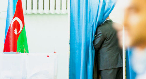 Presidential election in Azerbaijan. Baku, October 9, 2013. Photo by Aziz Karimov for the "Caucasian Knot" Presidential election in Azerbaijan. Baku, October 9, 2013. Photo by Aziz Karimov for the "Caucasian Knot"