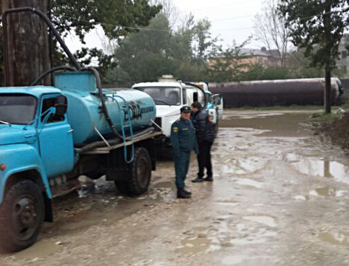 Delivery of drinking water in Khasavyurt. October 8, 2013. Photo by the press service of the Civil Defence Department for Emergencies of Dagestan, http://www.05.mchs.gov.ru/ http://www.05.mchs.gov.ru/news/detail.php?news=22895 Delivery of drinking water in Khasavyurt. October 8, 2013. Photo by the press service of the Civil Defence Department for Emergencies of Dagestan, http://www.05.mchs.gov.ru/ http://www.05.mchs.gov.ru/news/detail.php?news=22895