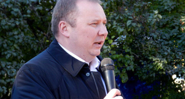 Nikolai Parshin, First Secretary of the Stalingrad Regional Committee of the CPRF, at the meeting with voters. Volgograd, October 15, 2013. Photo by Tatiana Filimonova for the ‘Caucasian Knot’. Nikolai Parshin, First Secretary of the Stalingrad Regional Committee of the CPRF, at the meeting with voters. Volgograd, October 15, 2013. Photo by Tatiana Filimonova for the ‘Caucasian Knot’.