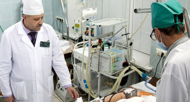 Doctors in Volgograd Clinic Hospital Emergency department №15 near the victims of the terror act. October 21, 2013. Photo by the press service of the government of Volgograd region, http://www.volganet.ru/ Doctors in Volgograd Clinic Hospital Emergency department №15 near the victims of the terror act. October 21, 2013. Photo by the press service of the government of Volgograd region, http://www.volganet.ru/