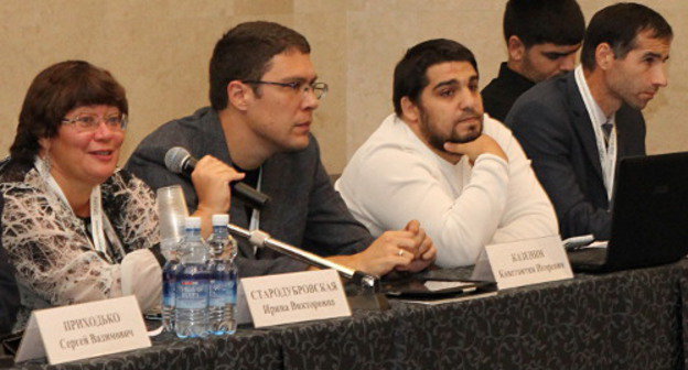 Participants of the "Gaidar Readings" held in Moscow region on October 19-20, 2013. Photo: http://www.iep.ru/ru/konferencii-seminary-kruglye-stoly/gaidarovskie-chteniya-v-podmoskove.html Participants of the "Gaidar Readings" held in Moscow region on October 19-20, 2013. Photo: http://www.iep.ru/ru/konferencii-seminary-kruglye-stoly/gaidarovskie-chteniya-v-podmoskove.html