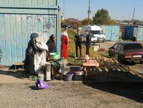 Evictions of refugees who lived at the temporary accommodation centre (TAC) "Promzhilbaza". Ingushetia, Karabulak. October 21, 2013. Photo courtesy of the residents of "Promzhilbaza" Evictions of refugees who lived at the temporary accommodation centre (TAC) "Promzhilbaza". Ingushetia, Karabulak. October 21, 2013. Photo courtesy of the residents of "Promzhilbaza"