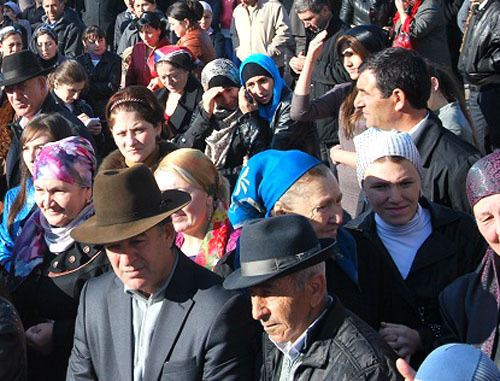 Residents of Malgobek on the day of celebration of the 80th anniversary of the founding of the city. Ingushetia, October 4, 2013. Photo http://magas.ru/ Residents of Malgobek on the day of celebration of the 80th anniversary of the founding of the city. Ingushetia, October 4, 2013. Photo http://magas.ru/