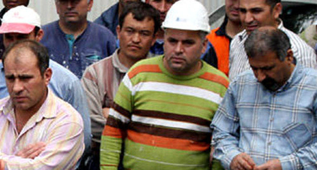 Migrant workers. Photo by Moscow Federal Migration Administration department Migrant workers. Photo by Moscow Federal Migration Administration department