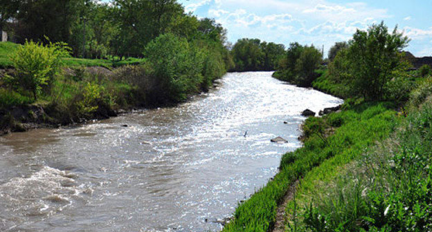 River Malka in the settlement Prokhladny. Kabardino-Balkaria. Photo: Doran an Teg, http://commons.wikimedia.org/ River Malka in the settlement Prokhladny. Kabardino-Balkaria. Photo: Doran an Teg, http://commons.wikimedia.org/