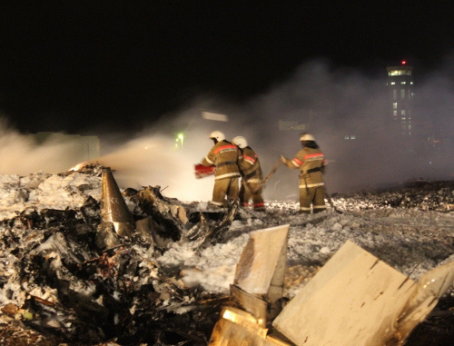 At the place of Boeing-737 crash in Kazan. November 17, 2013. Photo by the press service of the MfE, http://www.mchs.gov.ru/ At the place of Boeing-737 crash in Kazan. November 17, 2013. Photo by the press service of the MfE, http://www.mchs.gov.ru/