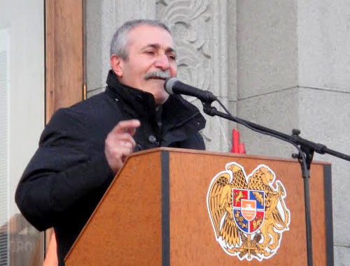 Vardan Malkhasyan deliveres his speech at the rally of veterans of the conflict in Nagorno-Karabakh. Yerevan, December 5, 2013. Photo by Inessa Sargsyan for the "Caucasian Knot" Vardan Malkhasyan deliveres his speech at the rally of veterans of the conflict in Nagorno-Karabakh. Yerevan, December 5, 2013. Photo by Inessa Sargsyan for the "Caucasian Knot"