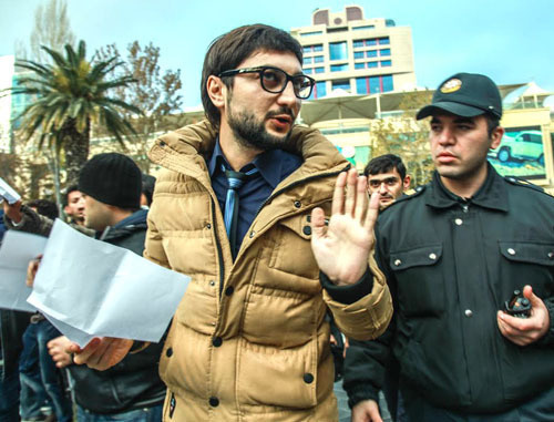 Ramin Gadjily attending protest action against rise in fuel prices. Baku, December 8, 2013. Photo by Aziz Karimov for the ‘Caucasian Knot’. Ramin Gadjily attending protest action against rise in fuel prices. Baku, December 8, 2013. Photo by Aziz Karimov for the ‘Caucasian Knot’.