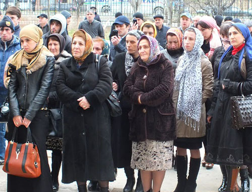 Rally in support of the lawyer Murad Musaev. Makhachkala, November 29, 2013. Photo by Patimat Makhmudova for the ‘Caucasian Knot’. Rally in support of the lawyer Murad Musaev. Makhachkala, November 29, 2013. Photo by Patimat Makhmudova for the ‘Caucasian Knot’.