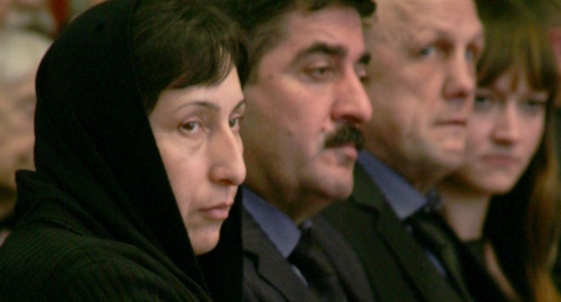 Maisarat and Telman Rakhmetov, parents of Marat Rakhmetov, at the awarding ceremony of the medal of the Russian Ombudsman "Hurry to Do Good". Moscow, December 9, 2013. Photo by Tatiana Gantimurova for the ‘Caucasian Knot’. Maisarat and Telman Rakhmetov, parents of Marat Rakhmetov, at the awarding ceremony of the medal of the Russian Ombudsman "Hurry to Do Good". Moscow, December 9, 2013. Photo by Tatiana Gantimurova for the ‘Caucasian Knot’.