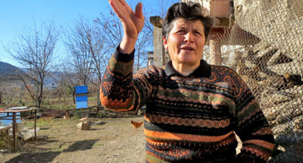 Resident of Djivani village Karine Arutyunyan. Nagorno-Karabakh, December 5, 2013. Photo by Alvard Grigoryan for the "Caucasian Knot" Resident of Djivani village Karine Arutyunyan. Nagorno-Karabakh, December 5, 2013. Photo by Alvard Grigoryan for the "Caucasian Knot"