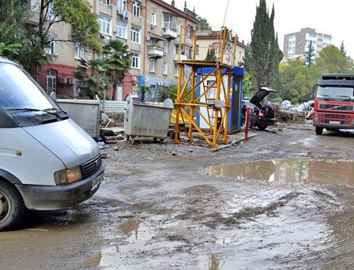 Tchaikovsky street in Sochi. October 2013. Photo by Svetlana Kravchenko for the ‘Caucasian Knot’. Tchaikovsky street in Sochi. October 2013. Photo by Svetlana Kravchenko for the ‘Caucasian Knot’.