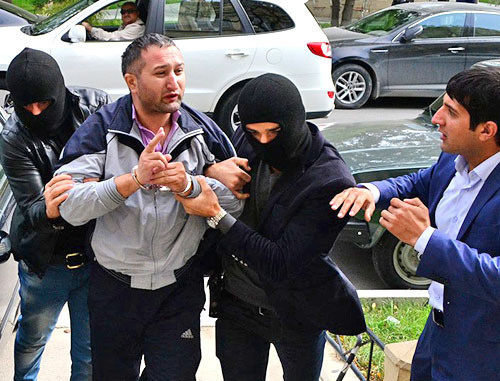 Parviz Gashimli being taken to the Sabail Court. Baku, November 8, 2013. Photo by Dzhavib Gurbanov, http://www.regnum.ru/ Parviz Gashimli being taken to the Sabail Court. Baku, November 8, 2013. Photo by Dzhavib Gurbanov, http://www.regnum.ru/