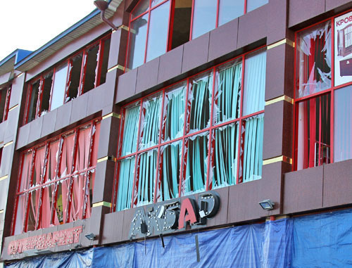 ‘Akbar’ store suffered from the explosion of improvised explosive device. Khasavyurt, January 6, 2014. Photo by Makhach Akhmedov for the ‘Caucasian Knot’. ‘Akbar’ store suffered from the explosion of improvised explosive device. Khasavyurt, January 6, 2014. Photo by Makhach Akhmedov for the ‘Caucasian Knot’.