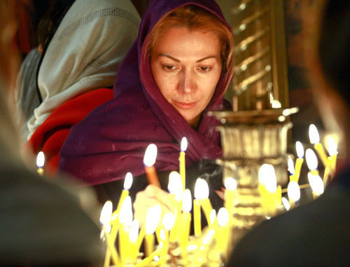Carol service at the Orthodox Church of the Holy Wives-Peace-Lovers. Baku, January 7, 2014. Photo by Aziz Karimov for the ‘Caucasian Knot’. Carol service at the Orthodox Church of the Holy Wives-Peace-Lovers. Baku, January 7, 2014. Photo by Aziz Karimov for the ‘Caucasian Knot’.