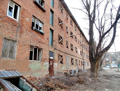The apartment building No. 16G in Porokhovaya Street. Astrakhan, February 2014. Photo by Yelena Grebenyuk for the "Caucasian Knot" The apartment building No. 16G in Porokhovaya Street. Astrakhan, February 2014. Photo by Yelena Grebenyuk for the "Caucasian Knot"