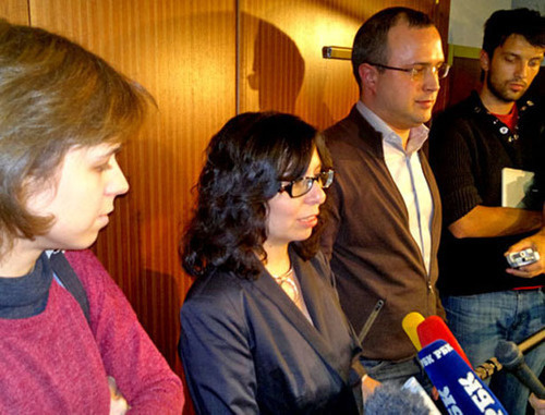 Vera Politkovskaya, Anna Stavitskaya and Ilya Politkovsky (to the right). Moscow, December 14, 2-12. Photo by the "Caucasian Knot" correspondent Vera Politkovskaya, Anna Stavitskaya and Ilya Politkovsky (to the right). Moscow, December 14, 2-12. Photo by the "Caucasian Knot" correspondent