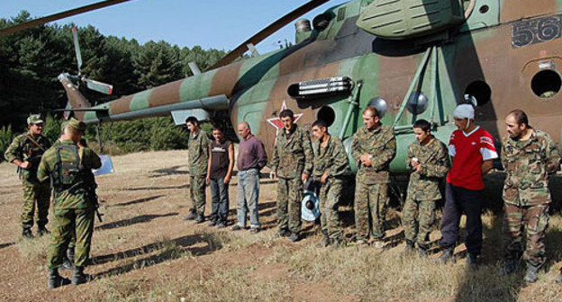South Ossetia, Tskhinval, cartel (exchange of captives), August 2008. Alexander Kovylkov for the "Caucasian Knot"