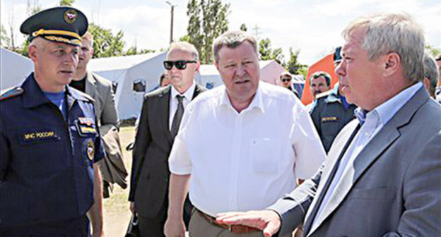 Governor Vasily Golubev and Vladimir Ustinov, plenipotentiary of the Russian President in the South Federal District, in a temporary accommodation centre in Donetsk region (Russia), July 14, 2014. Photo http://donland.ru/Default.aspx?pageid=119963&galleryId=998 Governor Vasily Golubev and Vladimir Ustinov, plenipotentiary of the Russian President in the South Federal District, in a temporary accommodation centre in Donetsk region (Russia), July 14, 2014. Photo http://donland.ru/Default.aspx?pageid=119963&galleryId=998