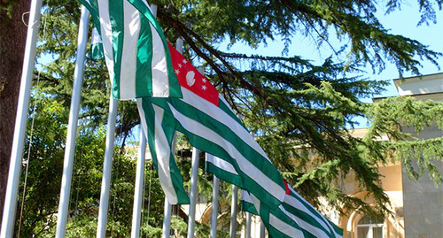 Flag of the Republic of Abkhazia. Photo: http://www.ekhokavkaza.ru/content/article/25418601.html Flag of the Republic of Abkhazia. Photo: http://www.ekhokavkaza.ru/content/article/25418601.html