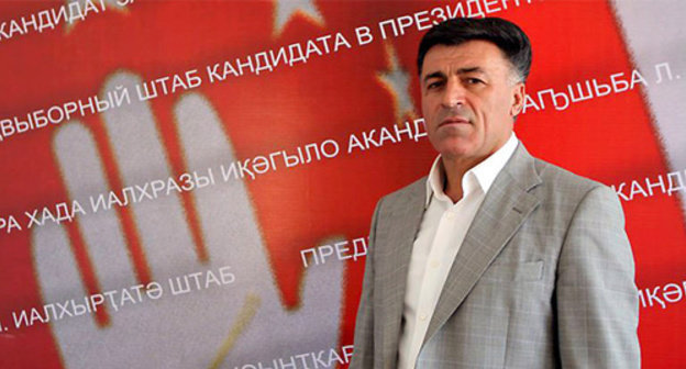 Abkhazian presidential candidate Leonid Dzapshba in the electoral office. Photo: http://dzapshba.com/ Abkhazian presidential candidate Leonid Dzapshba in the electoral office. Photo: http://dzapshba.com/