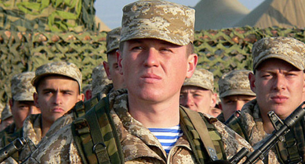 Servicemen. Photo: http://recrut.mil.ru/career/soldiering.htm Servicemen. Photo: http://recrut.mil.ru/career/soldiering.htm