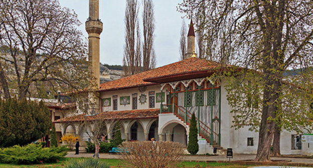 The Khan's Palace in Bakhchisaray, Crimea. Photo by Alexander Savin, https://ru.wikipedia.org/wiki/%D0%A5%D0%B0%D0%BD-%D0%94%D0%B6%D0%B0%D0%BC%D0%B8#mediaviewer/%D0%A4%D0%B0%D0%B9%D0%BB:Hansaray1.jpg The Khan's Palace in Bakhchisaray, Crimea. Photo by Alexander Savin, https://ru.wikipedia.org/wiki/%D0%A5%D0%B0%D0%BD-%D0%94%D0%B6%D0%B0%D0%BC%D0%B8#mediaviewer/%D0%A4%D0%B0%D0%B9%D0%BB:Hansaray1.jpg