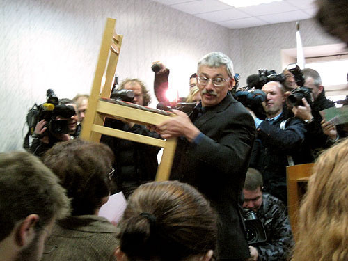 During the trial on Chechen president's suit against the leader of Human rights center "Memorial" Oleg Orlov, October 6, 2009, Moscow. Photo by the "Caucasian Knot" During the trial on Chechen president's suit against the leader of Human rights center "Memorial" Oleg Orlov, October 6, 2009, Moscow. Photo by the "Caucasian Knot"