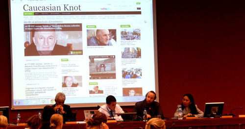 Discussion on the sides of the UN Human Rights Council session. Geneva, September 17, 2014. Photo by Susan Coughtrie. Discussion on the sides of the UN Human Rights Council session. Geneva, September 17, 2014. Photo by Susan Coughtrie.