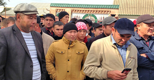 A protest action demanding to punish the persons responsible for the death of Asanov. The village of Terekli-Mekteb, October 8, 2014. Photo by Patimat Makhmudova for the "Caucasian Knot"