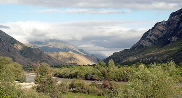 The Untsukul District of Dagestan. Photo by Magomed Kurbanov, http://www.odnoselchane.ru/images/photogallery/cache/wm_P1140998.jpg The Untsukul District of Dagestan. Photo by Magomed Kurbanov, http://www.odnoselchane.ru/images/photogallery/cache/wm_P1140998.jpg