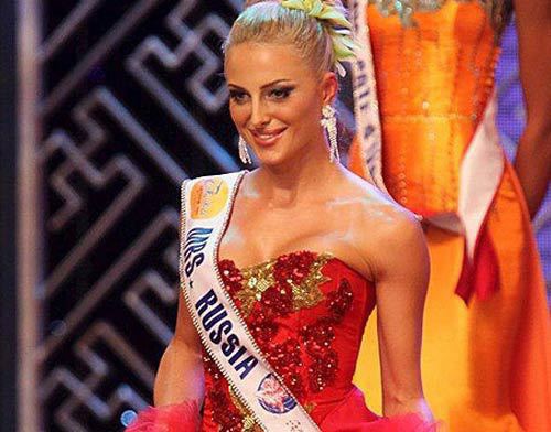Victoria Radochinskaya, the citizen of Rostov-on-Don, the winner of “Mrs of the World - 2009”. Vung Tau, November 22, 2009. Photo by www.peru.com Victoria Radochinskaya, the citizen of Rostov-on-Don, the winner of “Mrs of the World - 2009”. Vung Tau, November 22, 2009. Photo by www.peru.com
